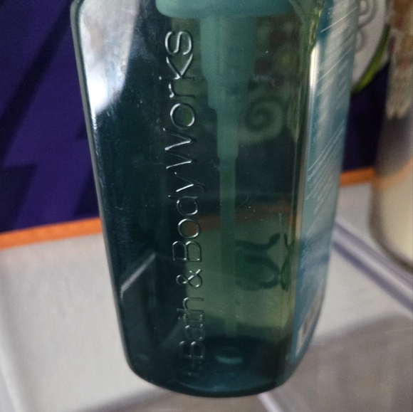 Wicked Vanilla Woods Candle w/ Specialty Lid PLUS Tote - Picture 9 of 14